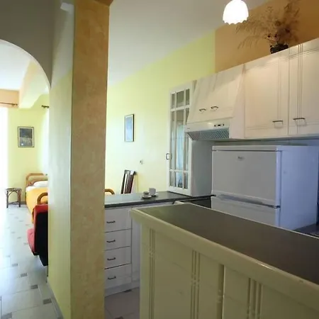 아파트 Nefeli 바실리키